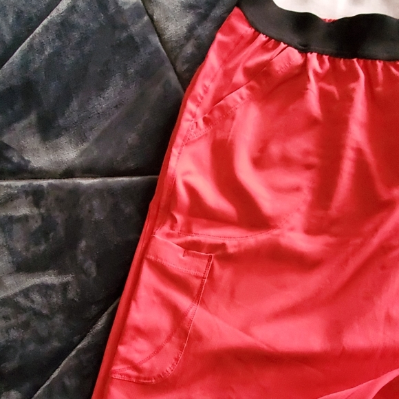 SOLD.    Sketcher scrub pant - Picture 2 of 5